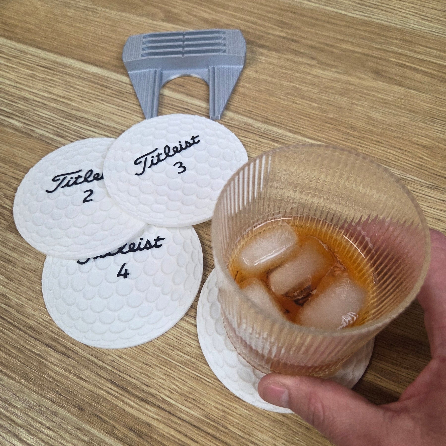 Golf Balls & Putter - 3D Coaster Set ❄️🍻
