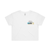 S / White SHE'LL BE RIGHT 🤷♂️ - Women's Crop Top