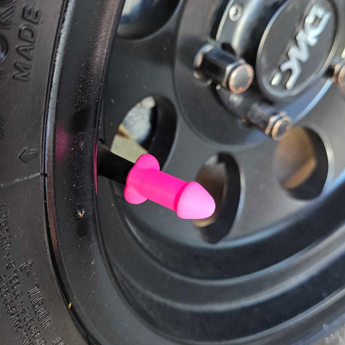 Rooster Shaped Valve Stem Cap 🐓🧢 - TireCockz Prank (4 Pack!)