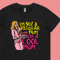 Cool Mum 😎🍸 - Women's T Shirt